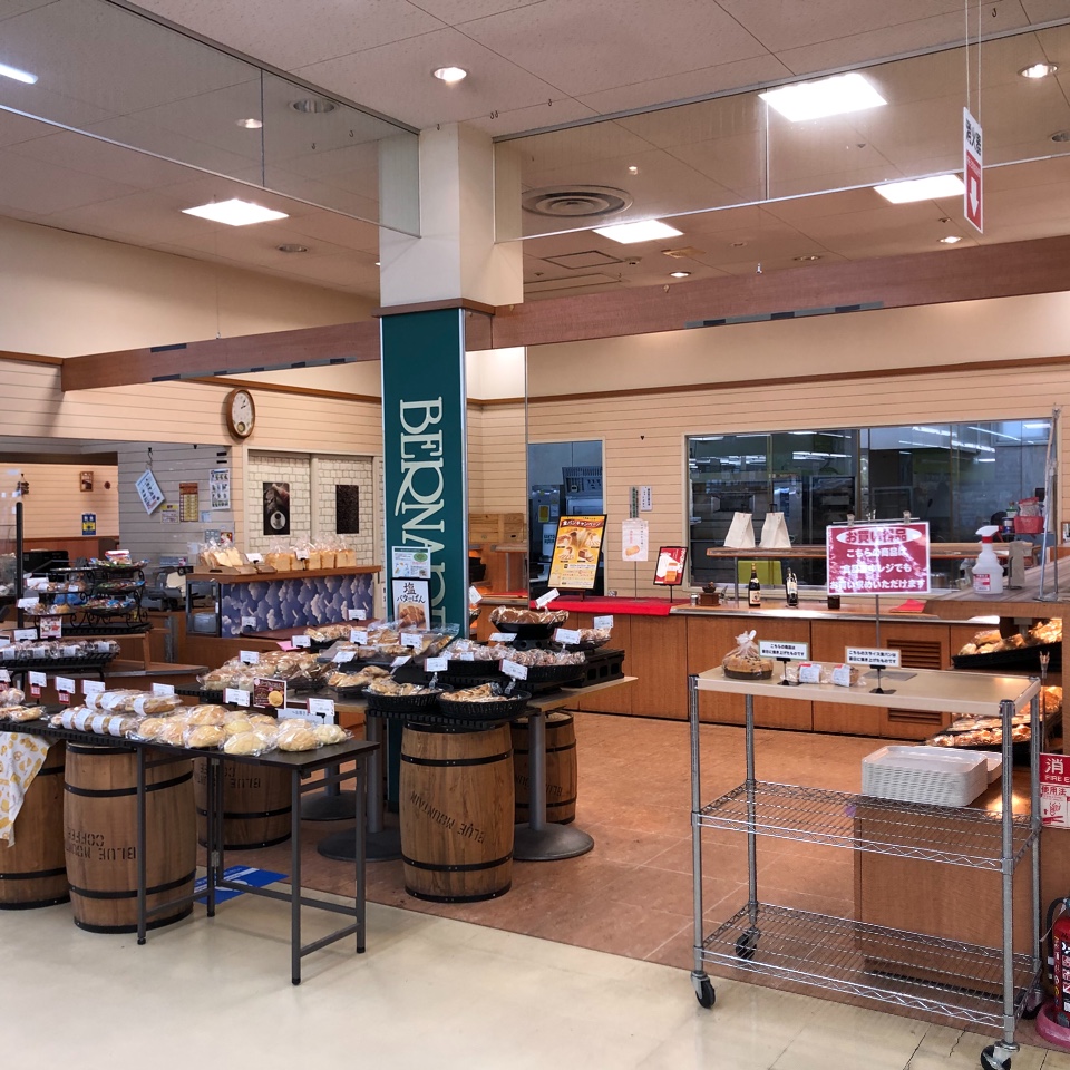 ベルナール 東員店