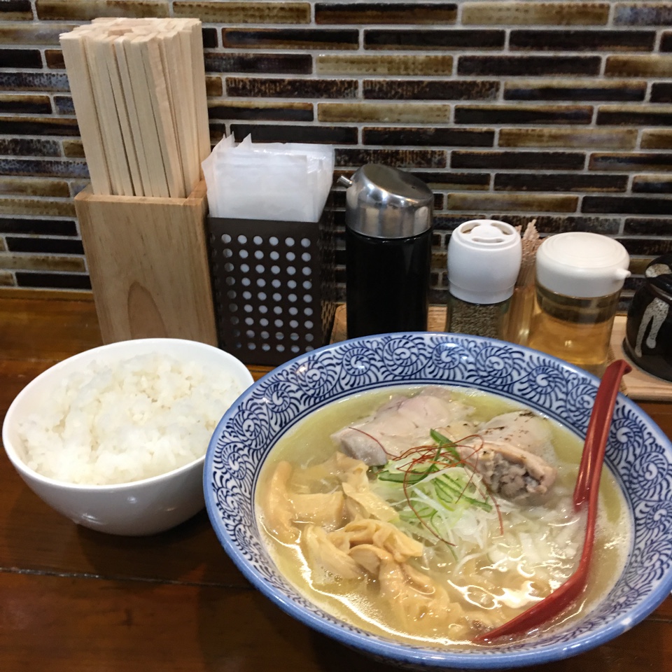 JR大森駅北口改札口すぐの大森ララビルB  麺屋 楽のすけ 大森店 