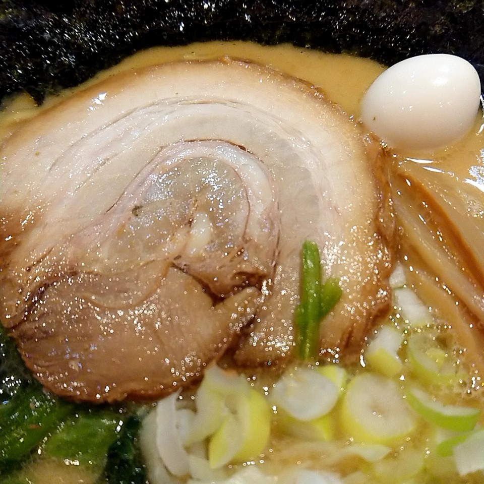 場所は 東京メトロ丸ノ内線 新宿御苑 横浜家系らーめん 松壱家 新宿一丁目店 ツクツク グルメ 投稿型グルメデーターベース