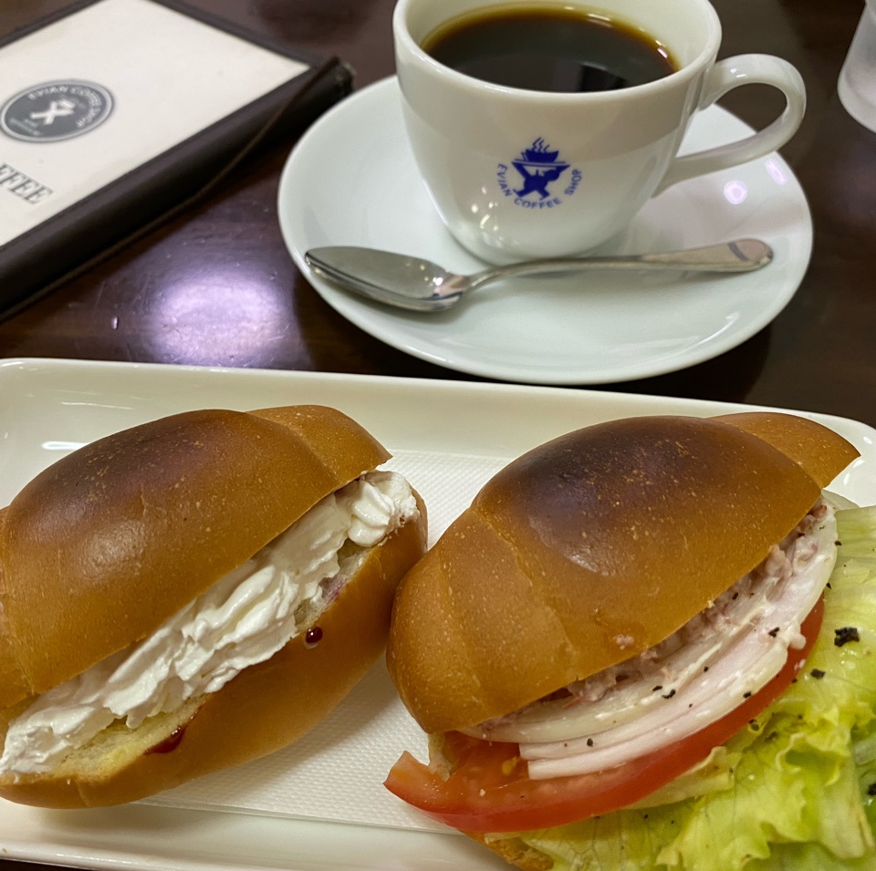 エビアンコーヒー (EVIAN COFFEE)