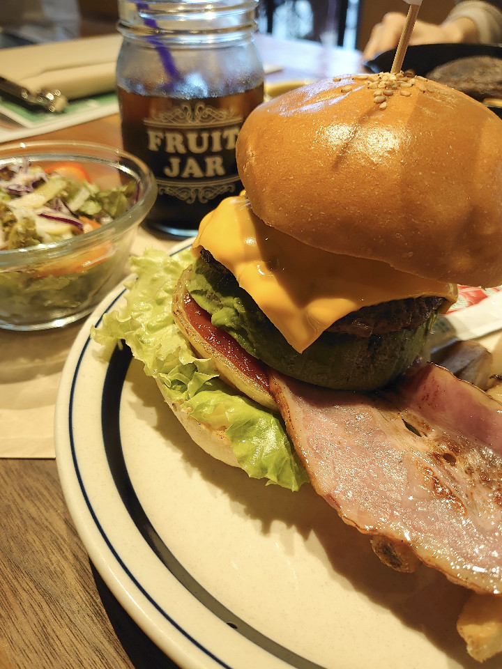 BASE DINER ベースダイナー 籠原店