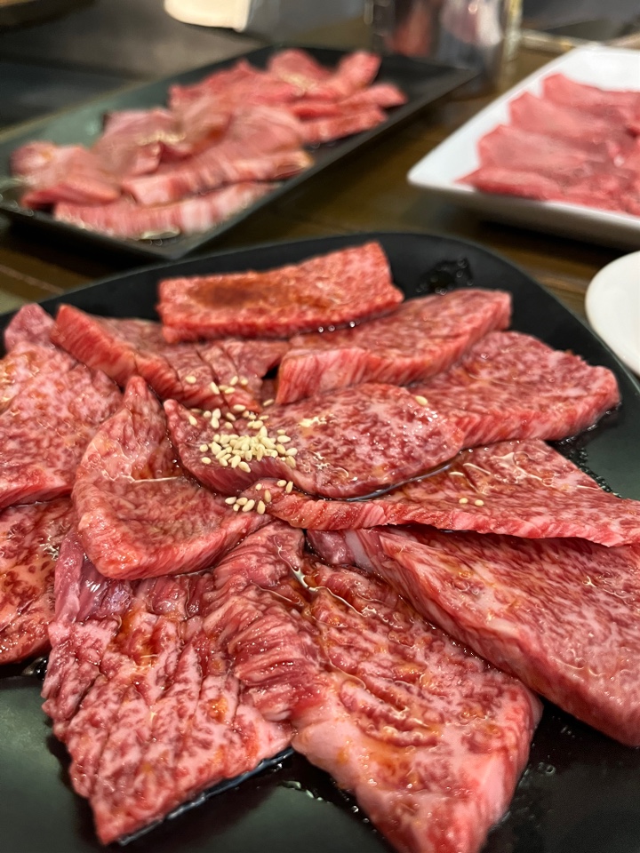 炭火焼肉 笑びす