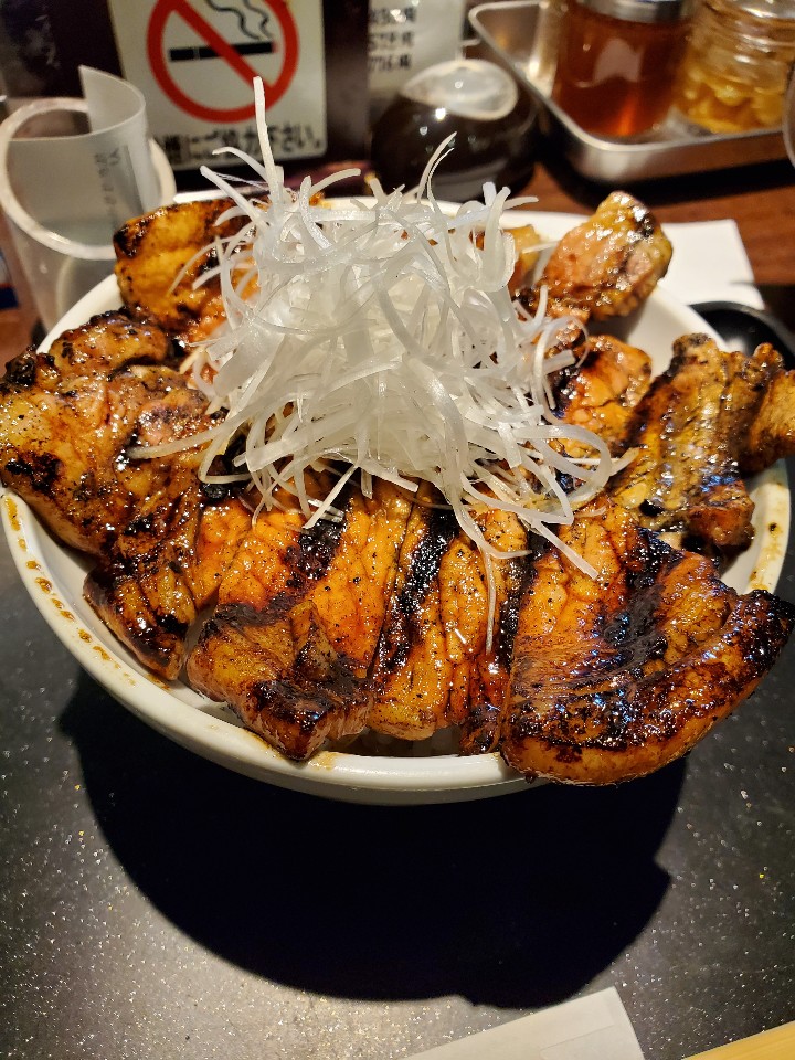 北海道十勝豚丼 なまらうまいっしょ! 平塚駅北口店