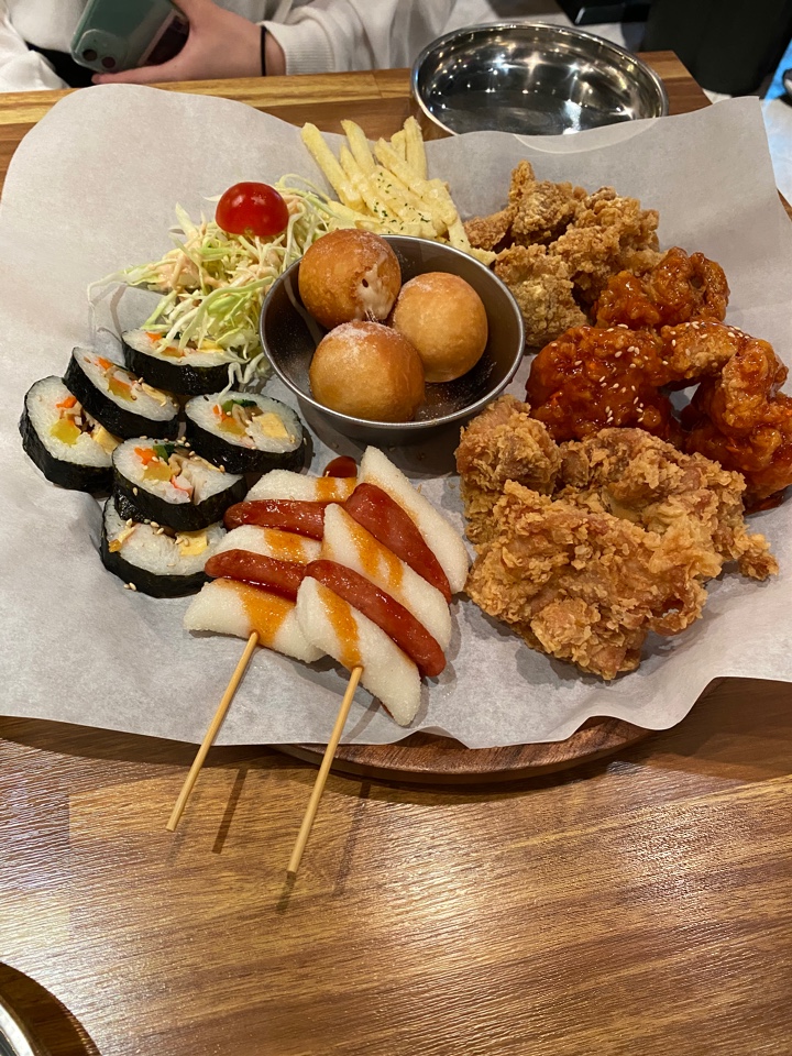 NENE CHICKEN & JIJIMI GO 三宮OPA2店