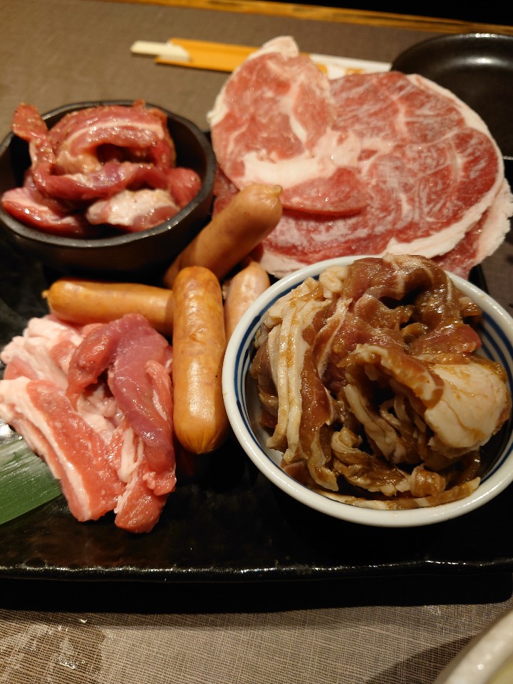 夜空のジンギスカン　すすきの交差点前