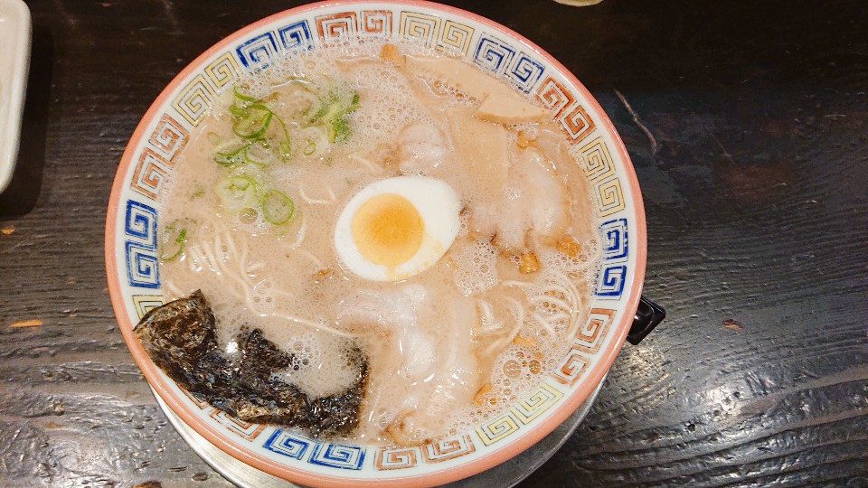 大砲ラーメン 天神今泉店