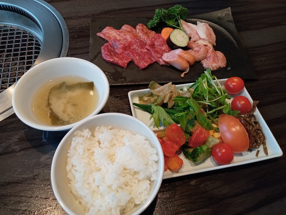 博多焼肉うしお