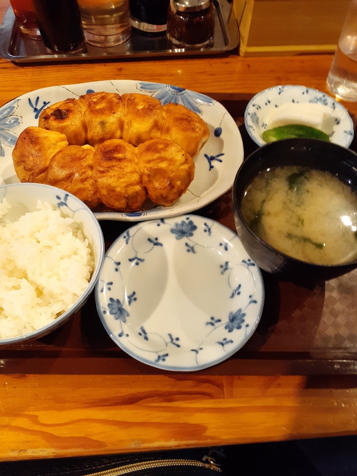 ホワイト餃子 亀有支店