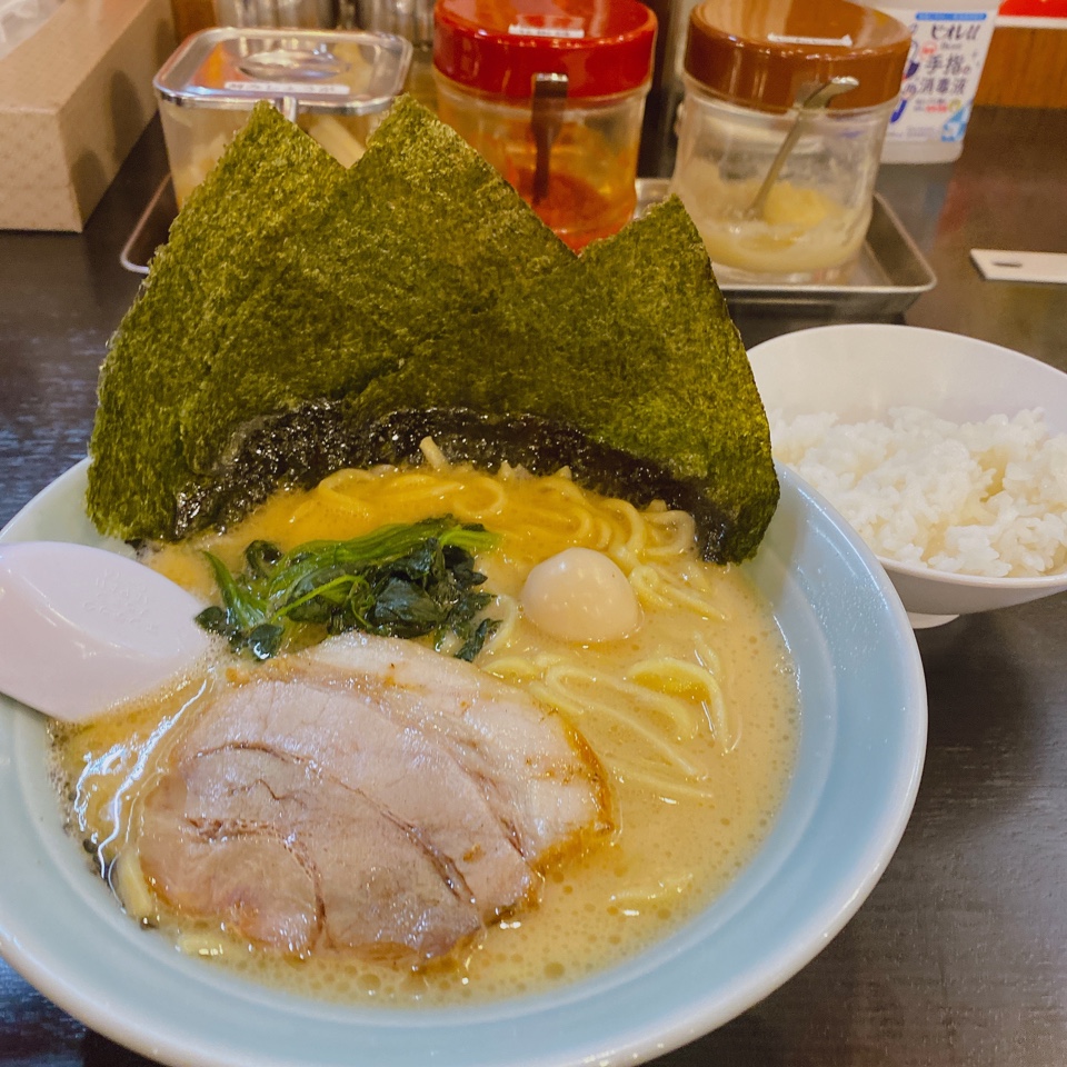 横浜家系ラーメン  魂心家 富士吉原店