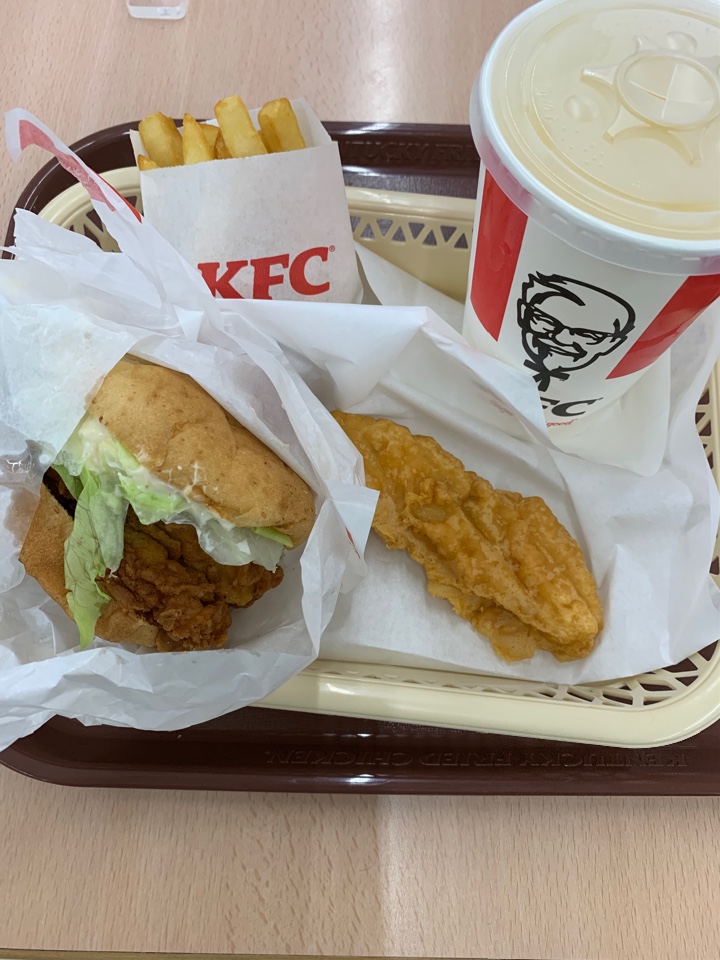 ケンタッキーフライドチキン ホームズ新山下店