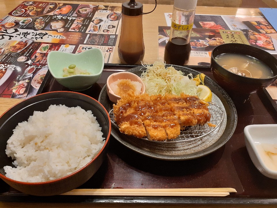 和食レストランとんでん成田店
