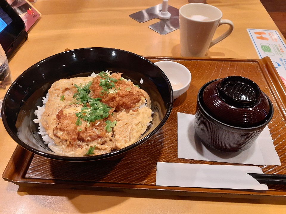 ガスト ウニクス成田店