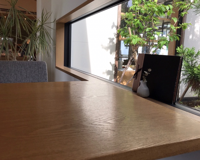 和モダン調の店内はとってもおしゃれで まるよ茶屋 ツクツク グルメ 投稿型グルメデーターベース