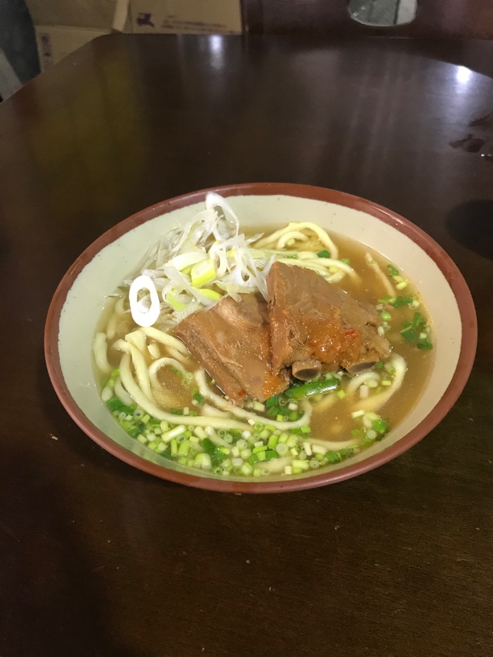 与那原そば本舗三倉食品 沖縄中央卸売市場店