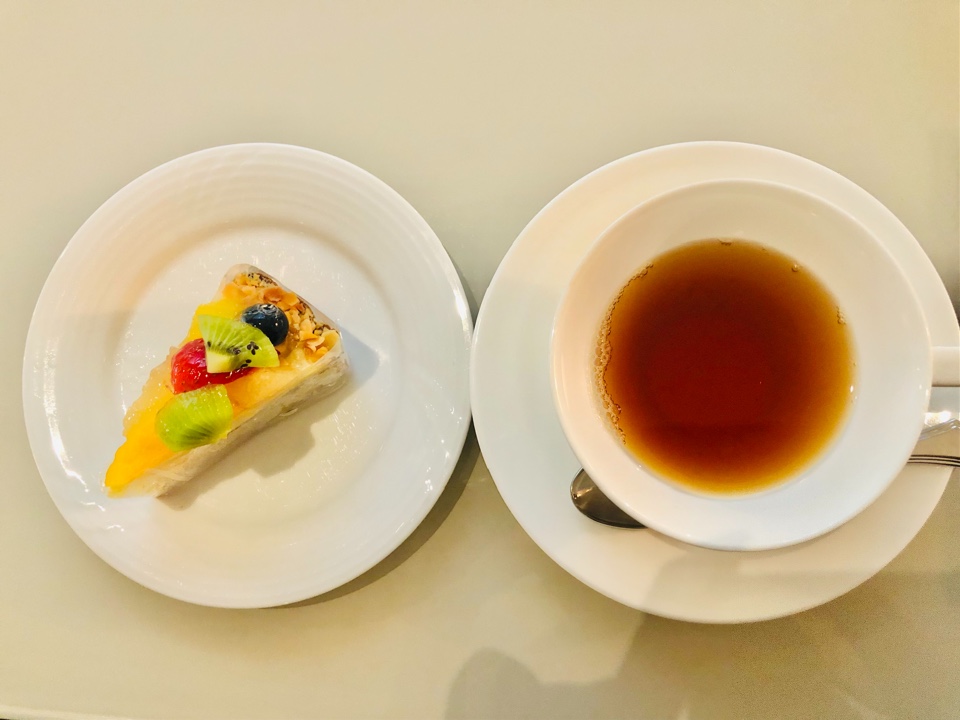 ルネッサンス オキナワ リゾート ティー・スイーツ & スナック ロビーラウンジ 