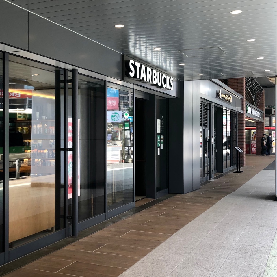 Jr新橋駅の銀座口と汐留口の間に位置し スターバックスコーヒー Jr新橋駅 銀座口店 ツクツク グルメ 投稿型グルメデーターベース
