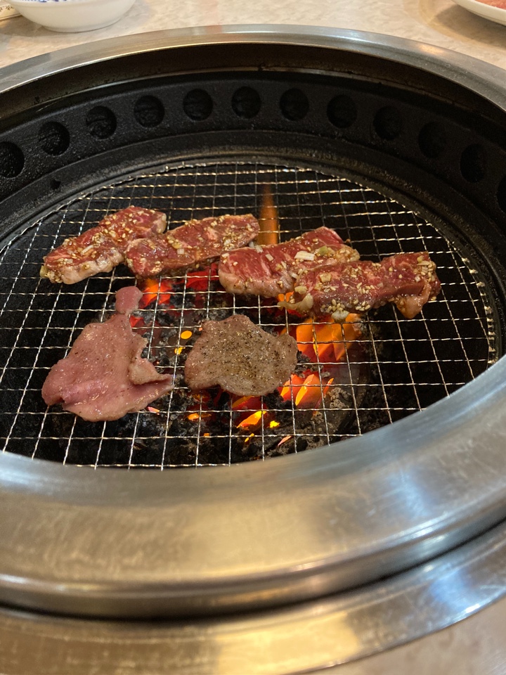 韓国家庭料理 焼肉三富