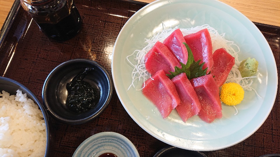 愛知(名古屋)で「大きな海老フライ」で 市場食堂 魚太郎本店