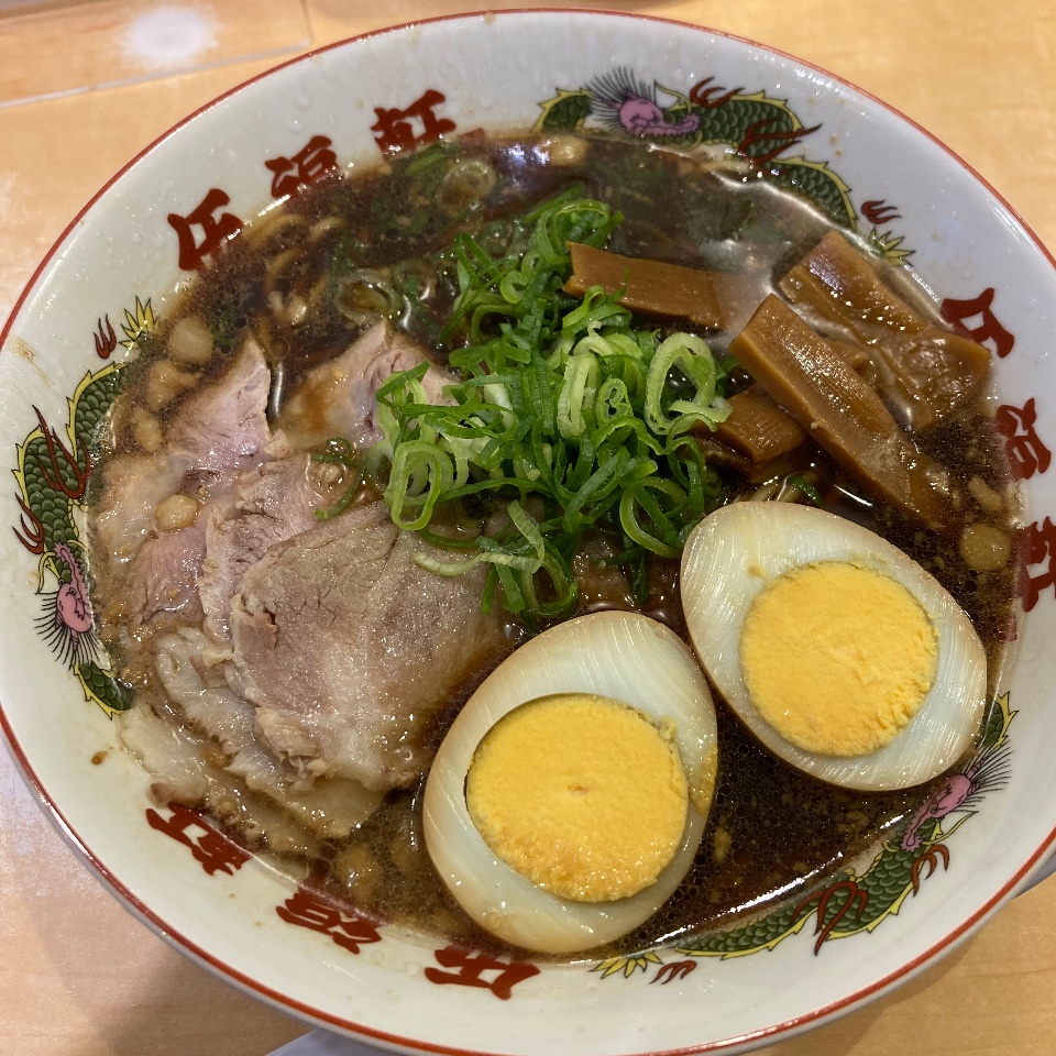 東京背脂黒醤油ラーメン 伍福軒 新宿西口店