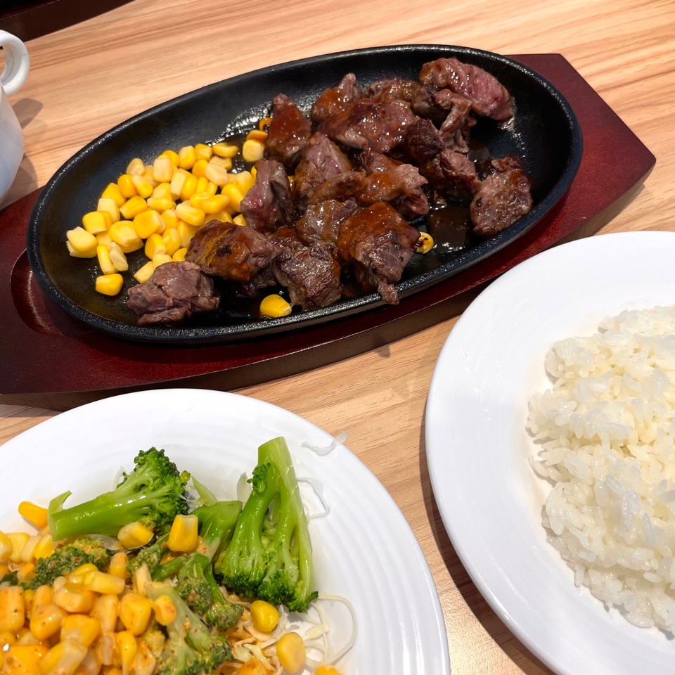 ステーキハウス88Jr.  サンプラザ糸満店