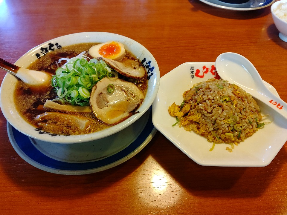 しなとら 半田店