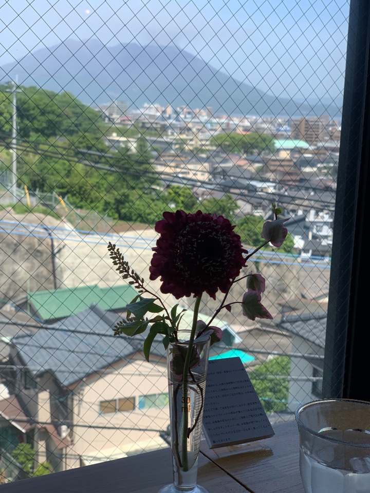 鹿児島市桜ヶ丘に上がる途中にある見晴 Aview Cafe Flowers ツクツク グルメ 投稿型グルメデーターベース