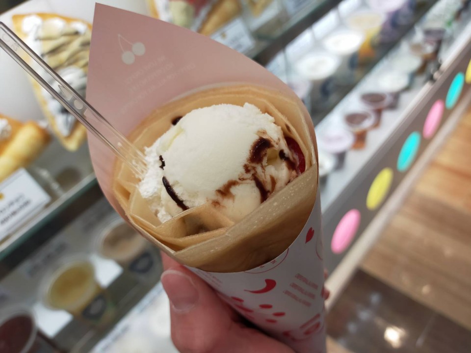 イオンのフードコート内にあるクレープ イオンモール浜松志都呂 デザート王国 ツクツク グルメ 投稿型グルメデーターベース