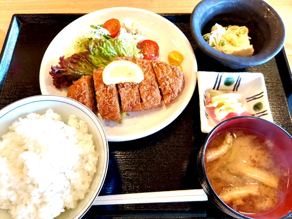 ランチ お食事とお酒 長岡 花まる亭