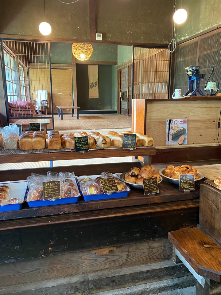 地元の皆さんに愛される 古民家のパン 丸山パン ツクツク グルメ 投稿型グルメデーターベース