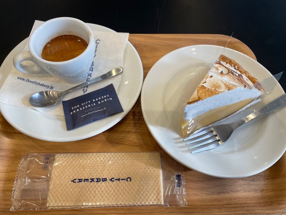 THE  CITY  BAKERY 平和店