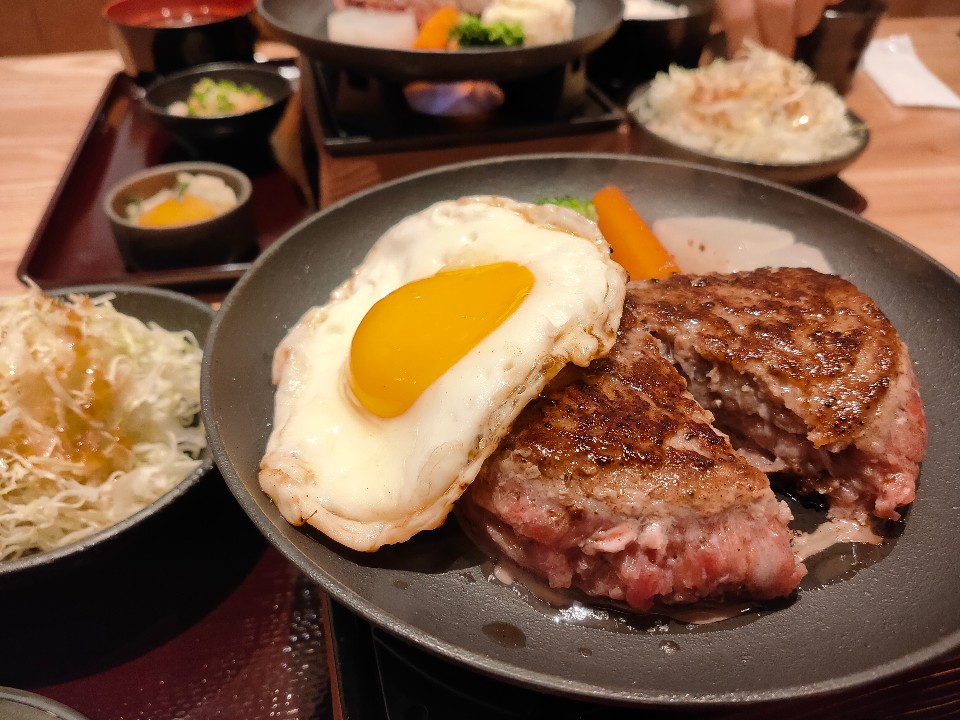 とろけるハンバーグ福よし イーアス春日井店