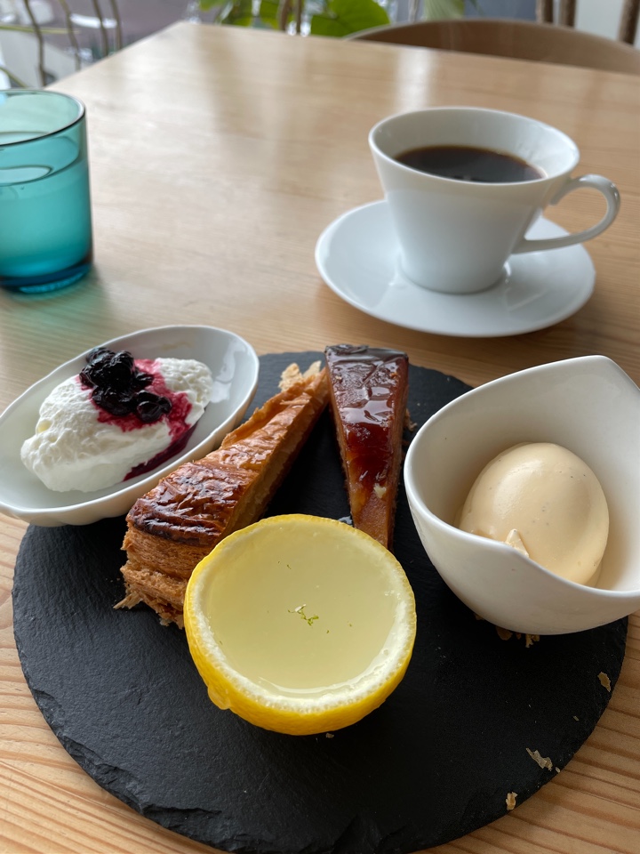 モリエールカフェ降っても晴れても