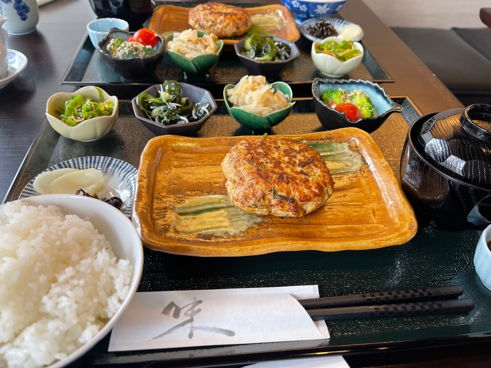 おばんざいカフェ花唄